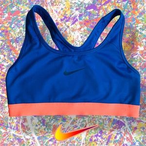 Nike Dri-FIT Classic Swoosh Sports Bra